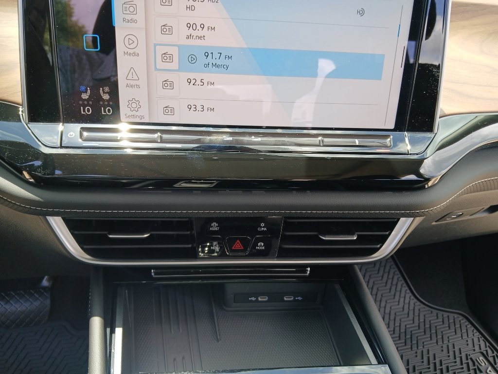 New 2026 Volkswagen Atlas SE FWD image 16