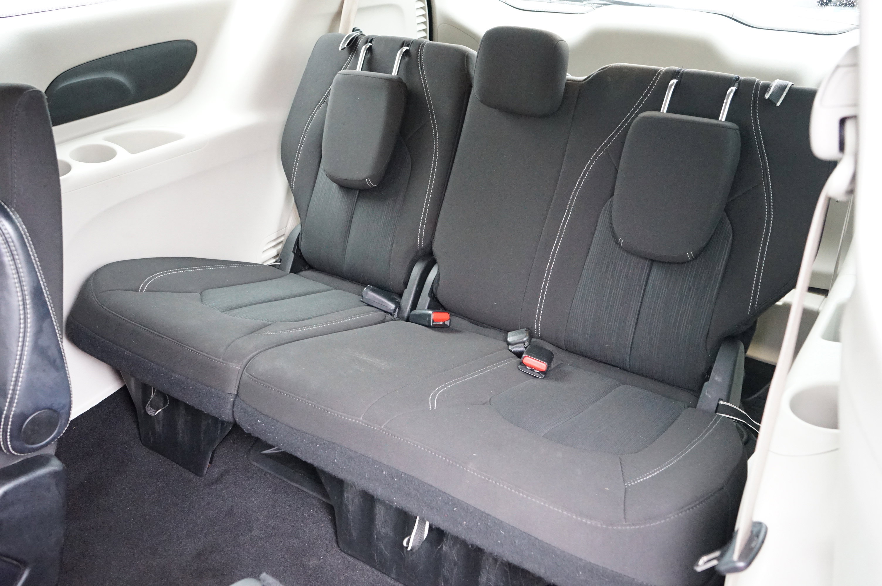 Used 2024 Chrysler Voyager LX image 12