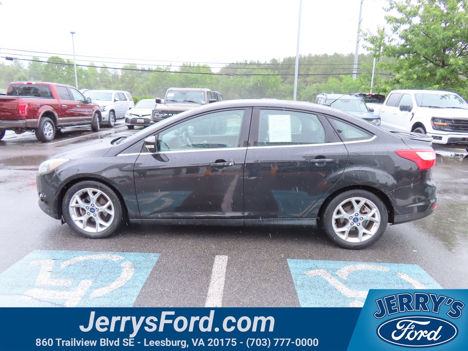 Used 2012 Ford Focus Titanium FWD image 8