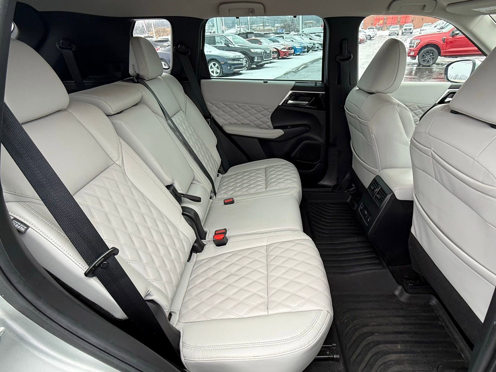 Used 2023 Mitsubishi Outlander SEL image 15