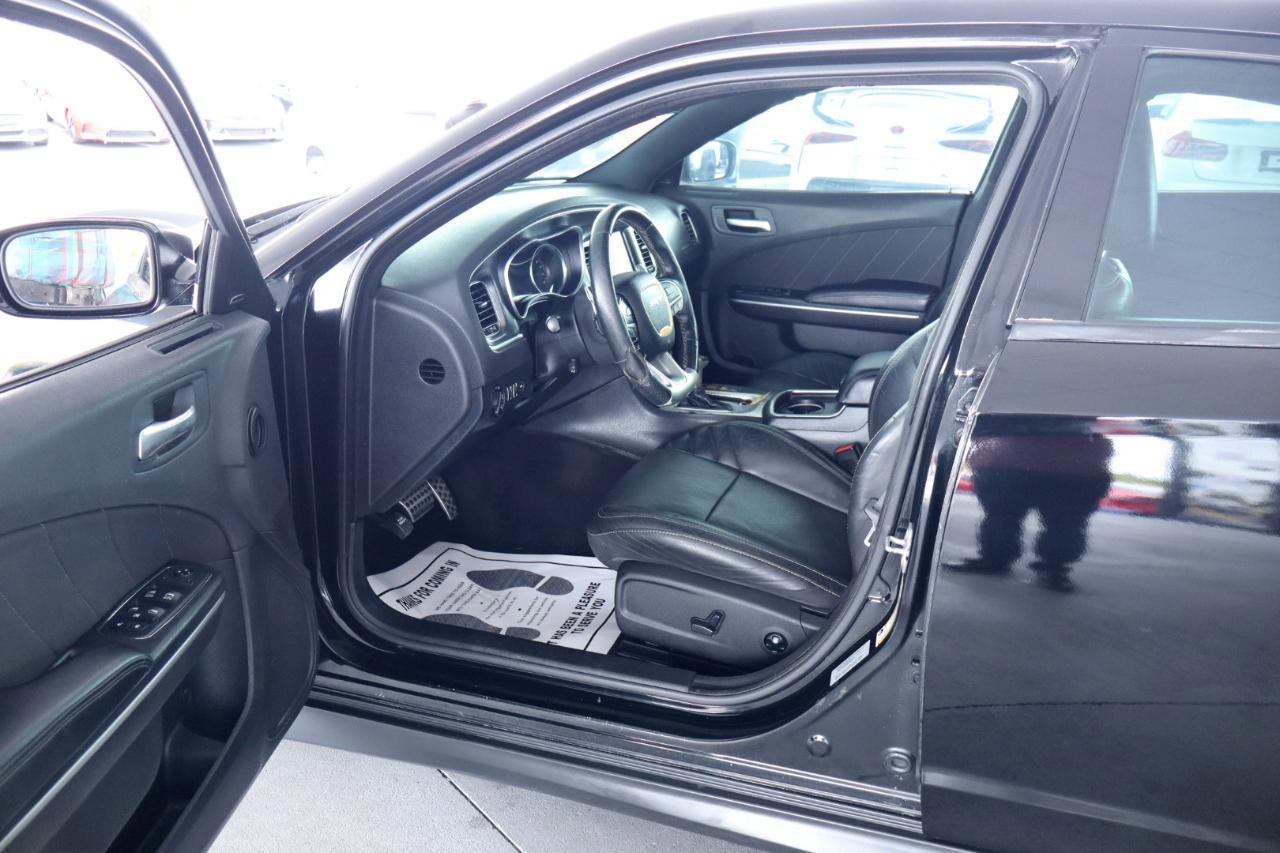 Used 2016 Dodge Charger SRT w/ Harman/Kardon Audio Group RWD image 14