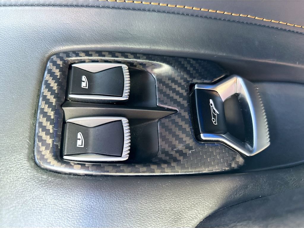 Used 2022 McLaren 720S Spider image 24