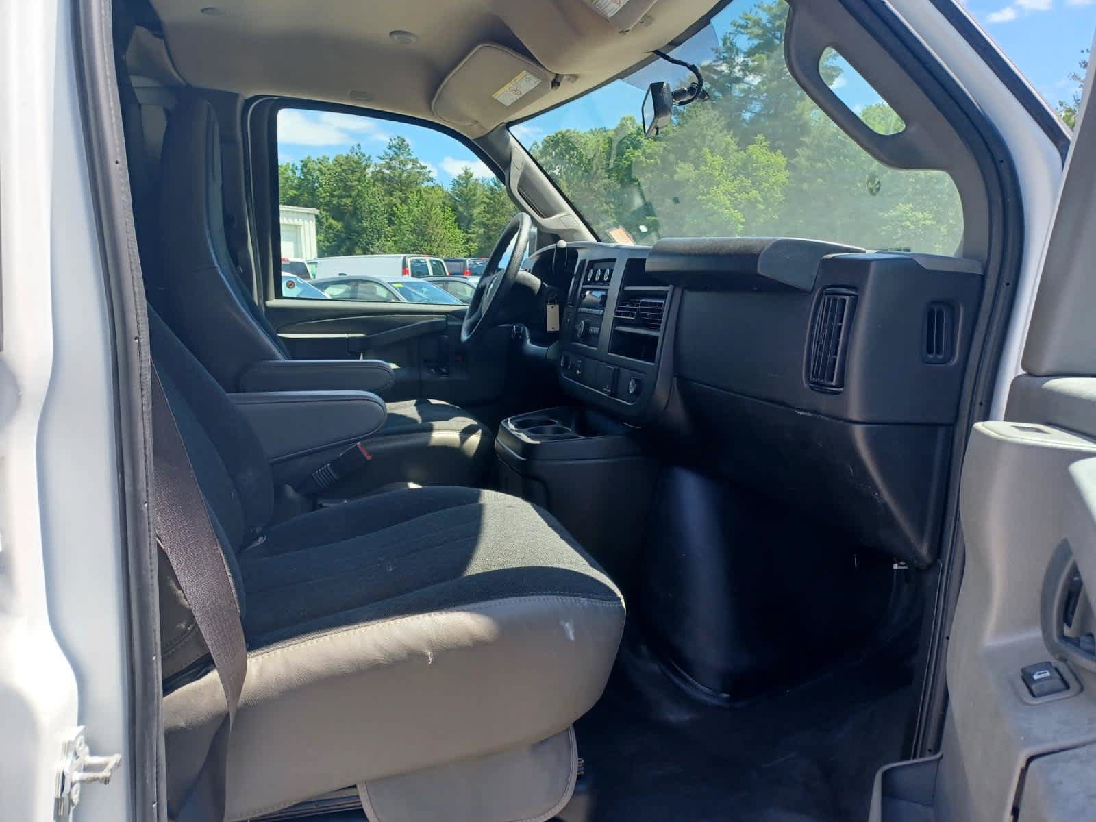 Used 2024 Chevrolet Express 2500 w/ Driver Convenience Package RWD image 15
