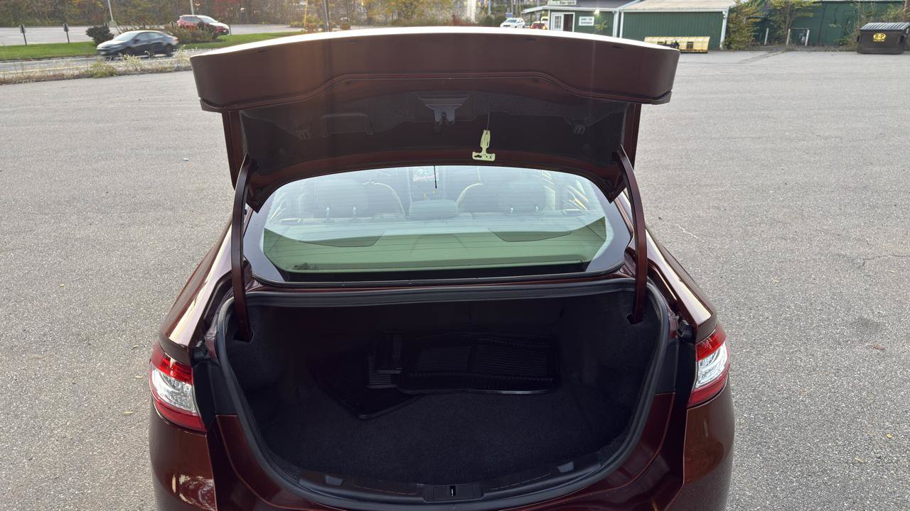 Used 2016 Ford Fusion SE FWD image 35