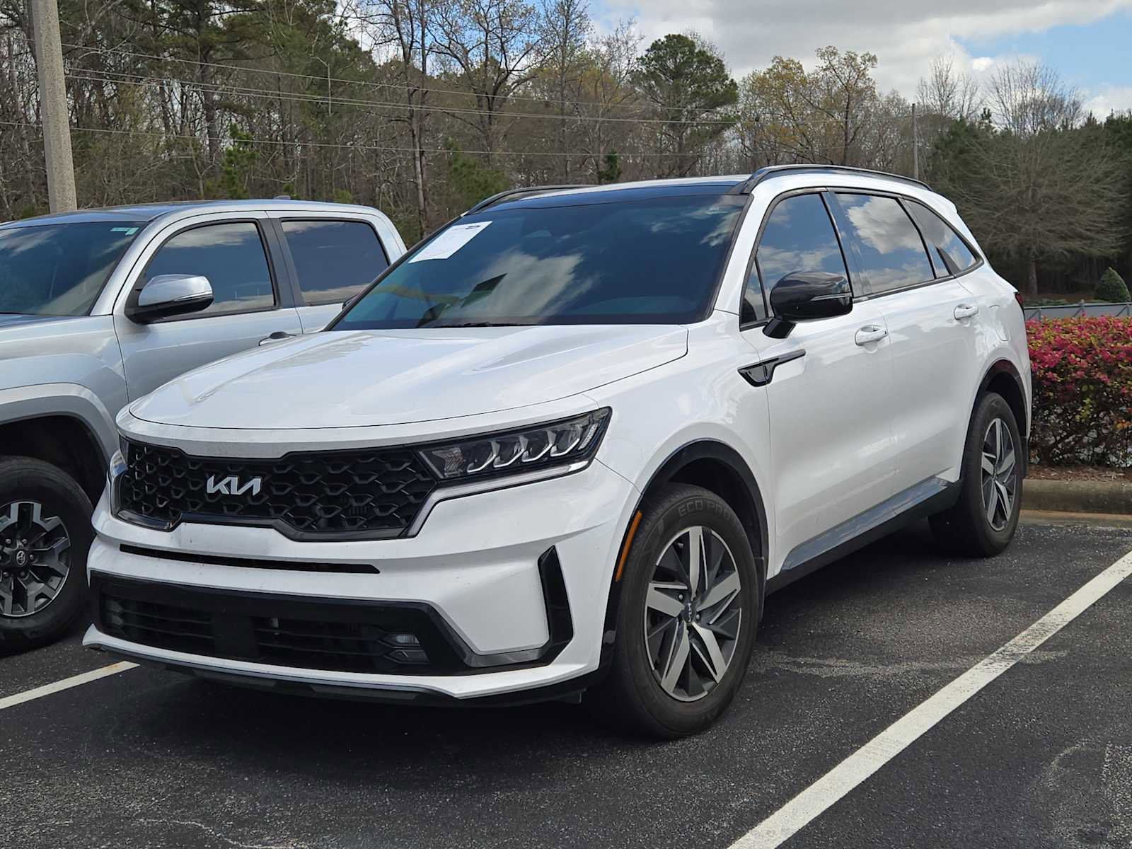Used 2022 Kia Sorento EX w/ Panoramic Sunroof Package FWD image 3