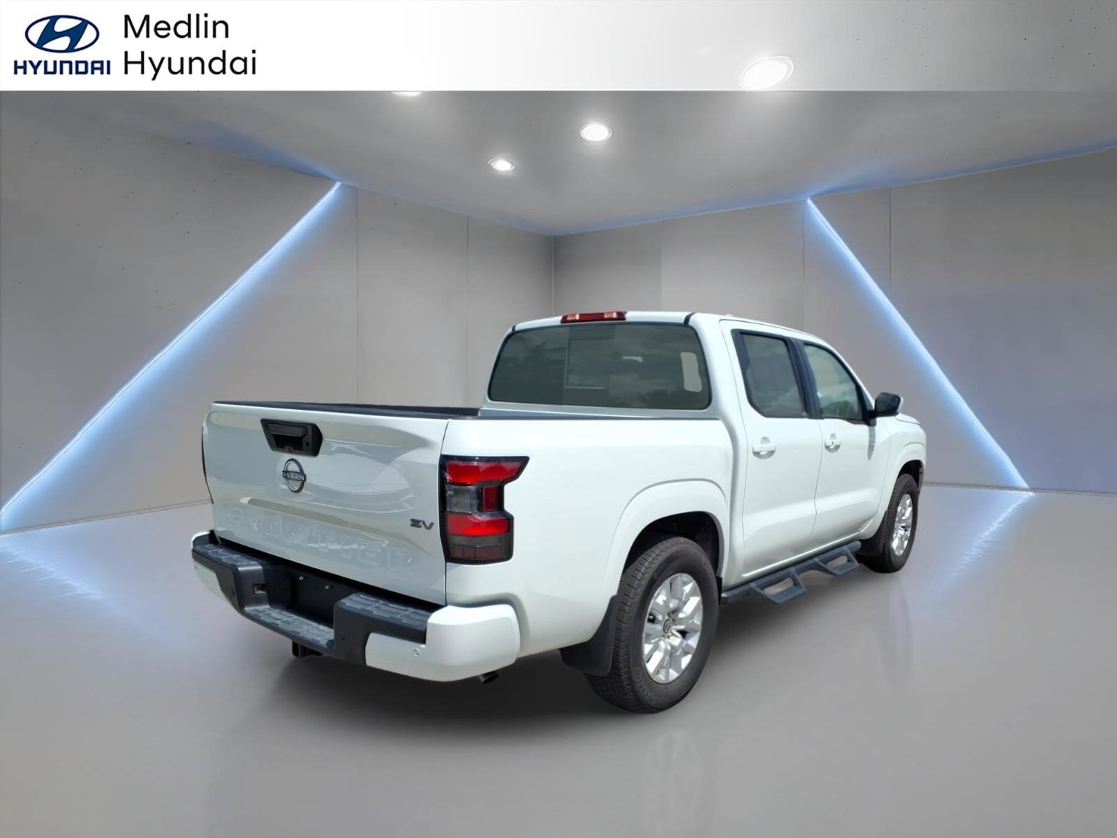 Used 2024 Nissan Frontier SV w/ SV Convenience Package RWD image 3