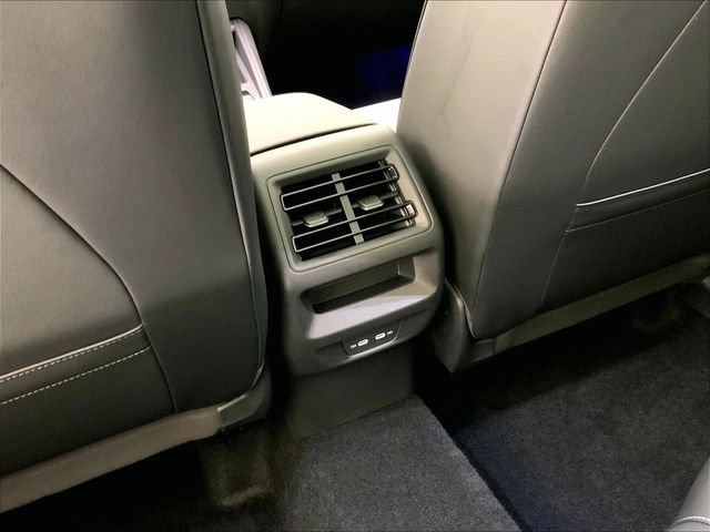 Certified 2025 Volkswagen Tiguan SE w/ Panoramic Sunroof Package image 34