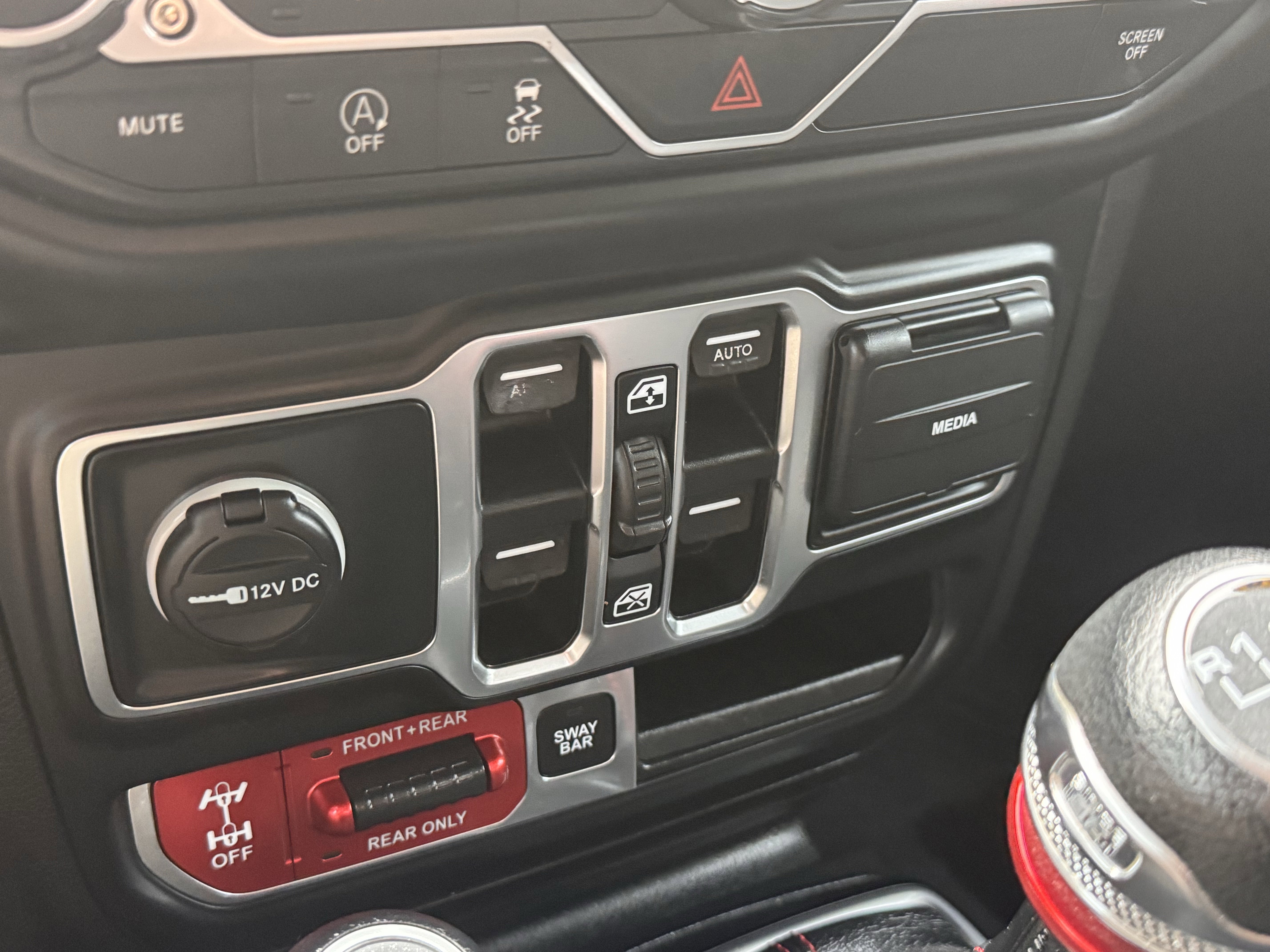 Used 2019 Jeep Wrangler Unlimited Rubicon AWD/4WD image 24