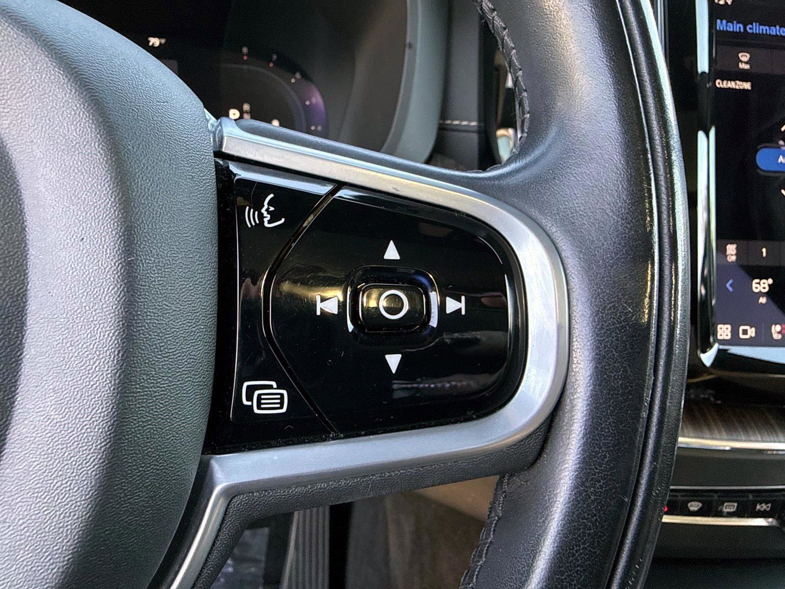 Used 2022 Volvo XC60 B5 Inscription w/ Advanced Package image 36