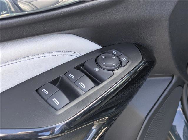 Used 2025 Chevrolet Trax LT image 11