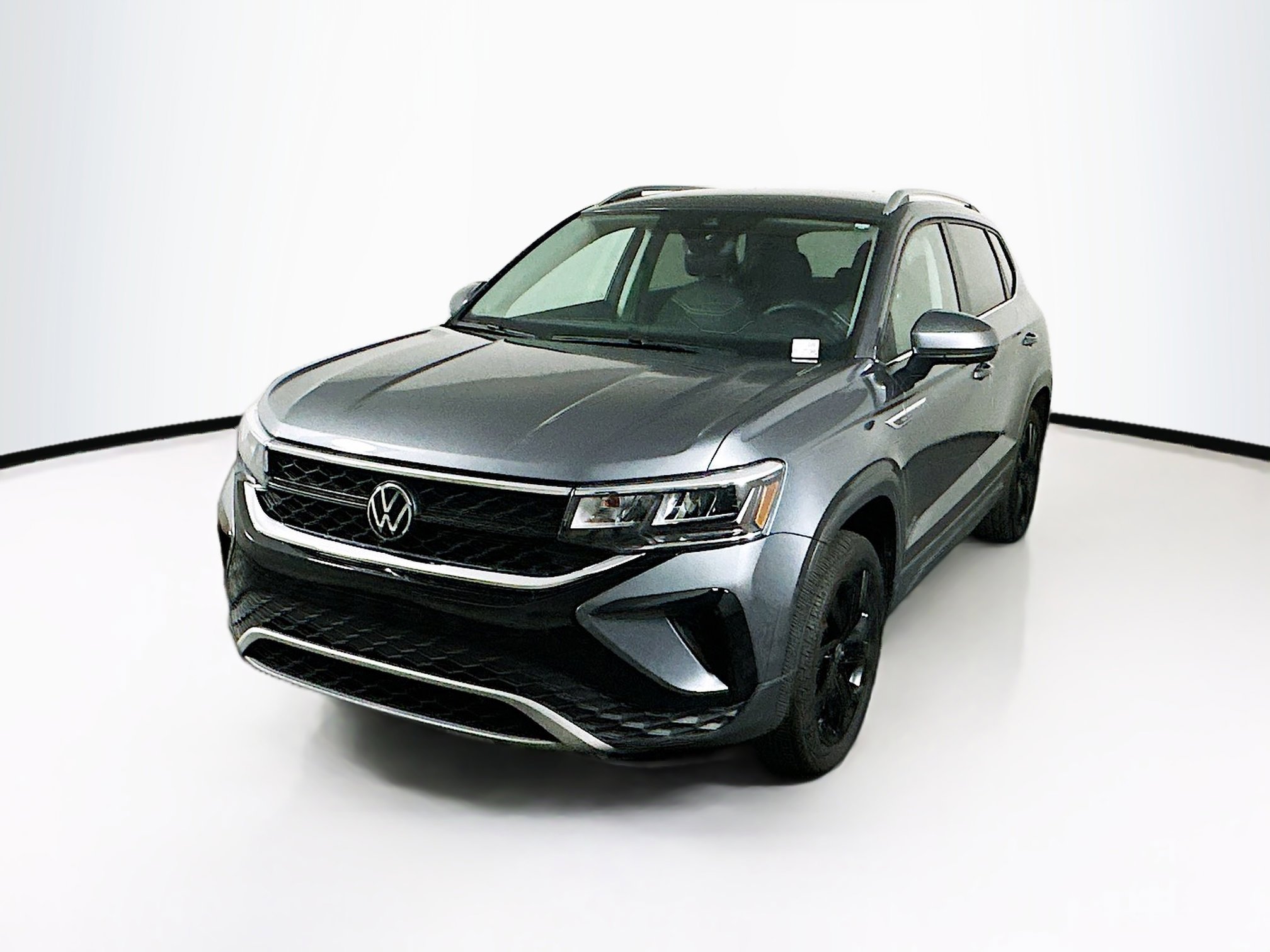 Used 2024 Volkswagen Taos SE w/ Black Wheel Package image 3
