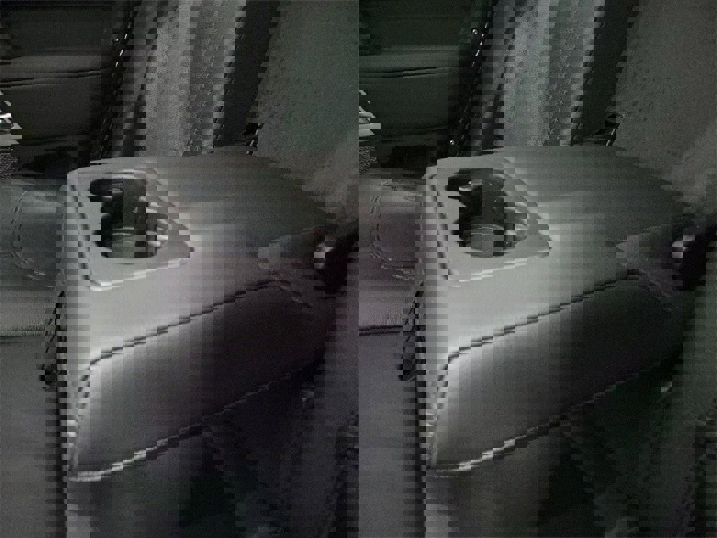 New 2024 Land Rover Defender 110 SE image 23