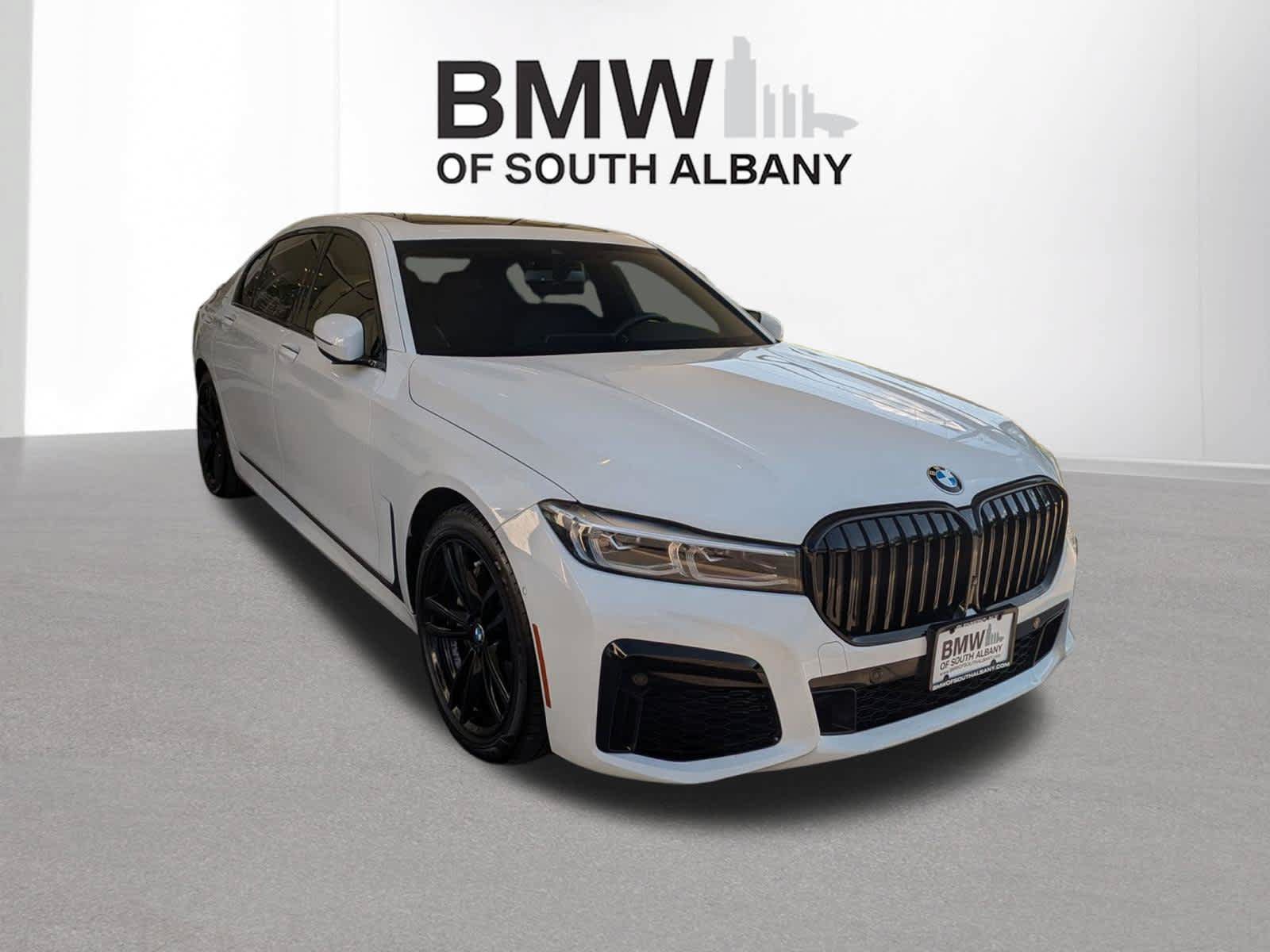Used 2022 BMW 740i xDrive w/ M Sport Package AWD/4WD image 1