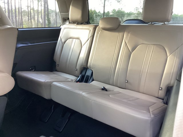 Used 2023 Ford Expedition Limited image 16