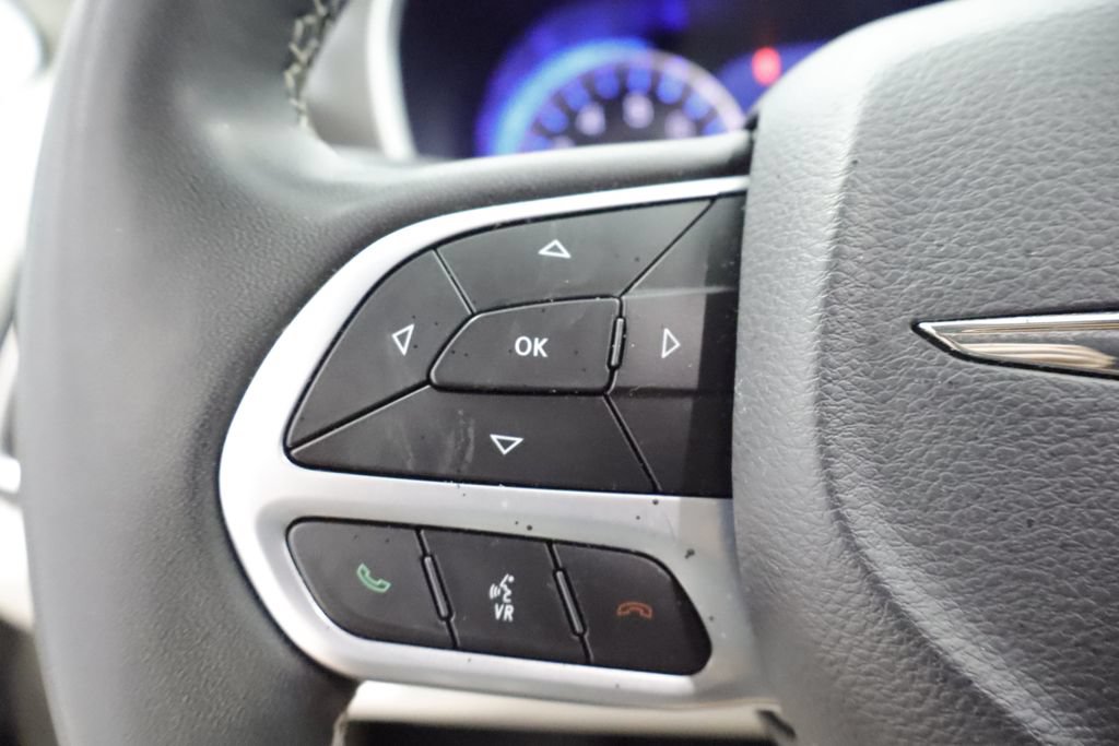 Certified 2024 Chrysler Pacifica Touring-L FWD image 23