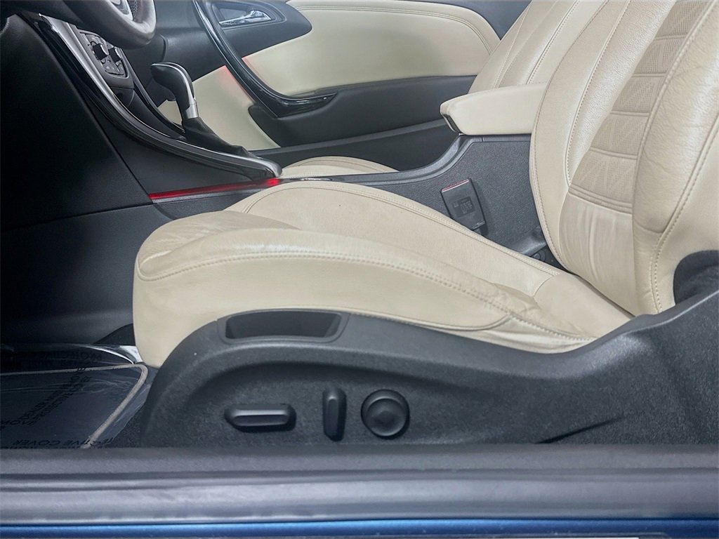 Used 2016 Buick Cascada Premium image 23
