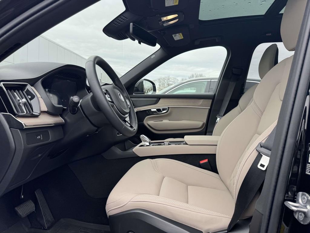 Certified 2026 Volvo XC90 B6 Plus w/ Protection Package image 13
