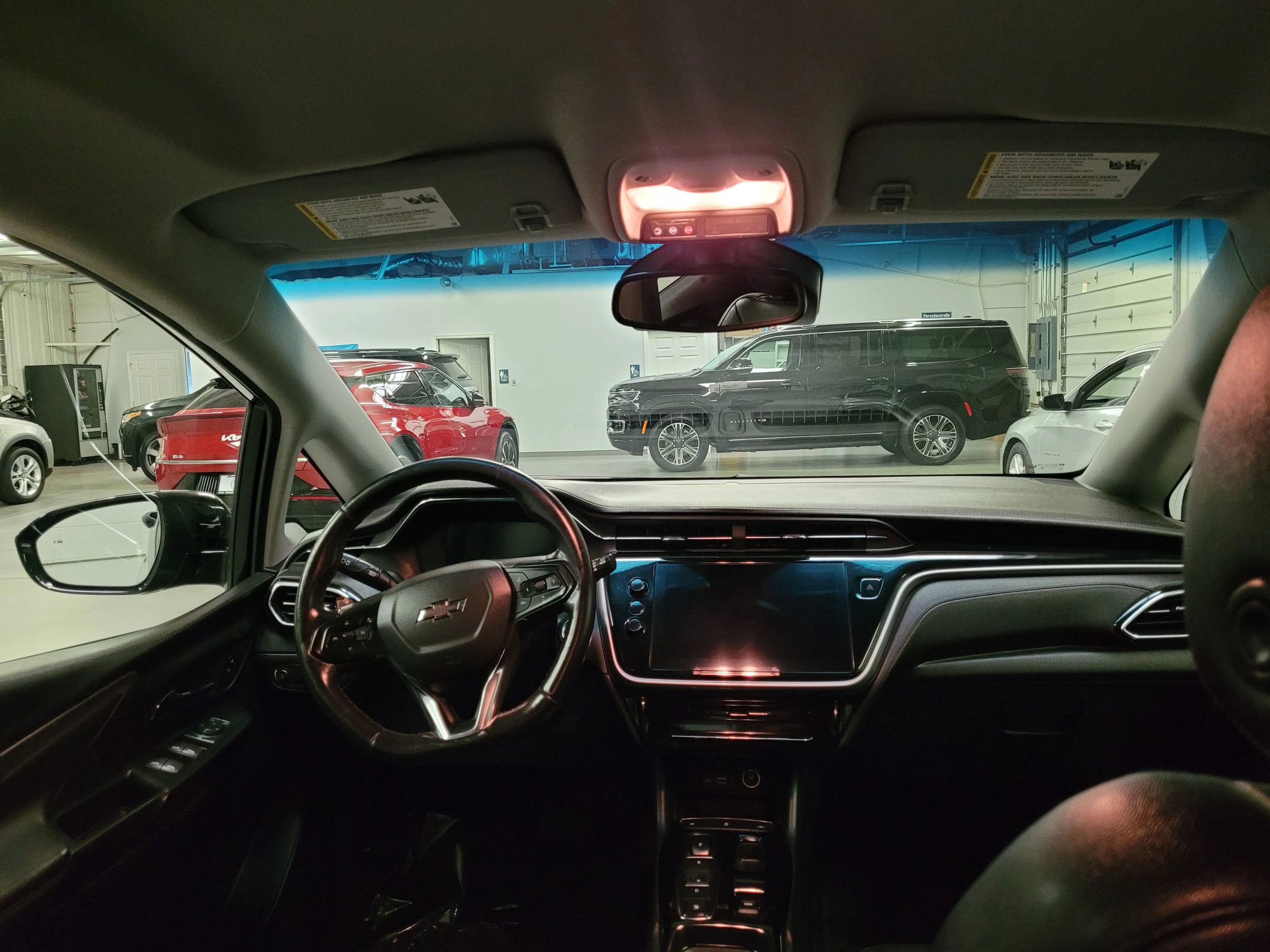 Used 2023 Chevrolet Bolt LT image 31