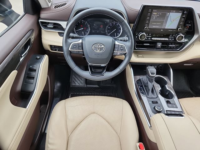 Certified 2020 Toyota Highlander Limited AWD/4WD image 11