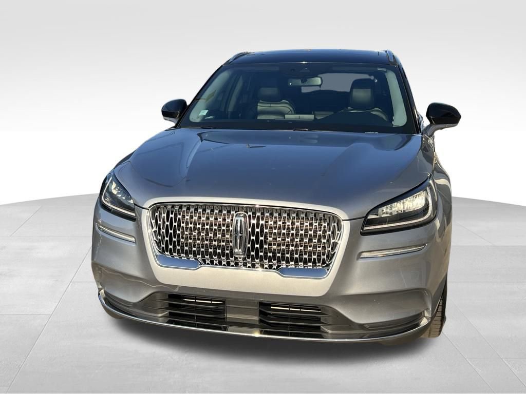 Used 2022 Lincoln Corsair AWD w/ Premium Package image 3