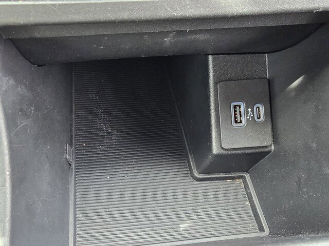 Used 2024 Ford Edge ST w/ Cold Weather Package image 18