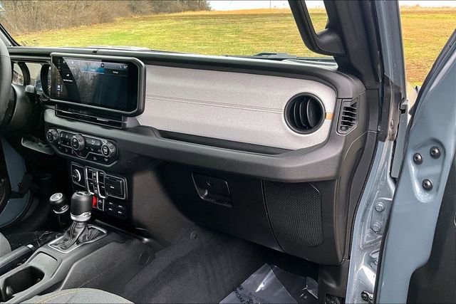 Used 2024 Jeep Wrangler Willys image 16