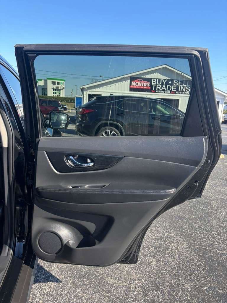 Used 2018 Nissan Rogue SL image 27