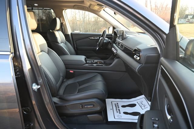 Used 2025 Honda Pilot Touring image 19