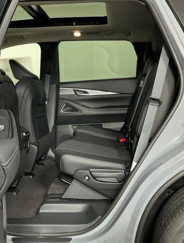 Certified 2027 INFINITI QX60 Luxe w/ Cargo Package FWD image 18