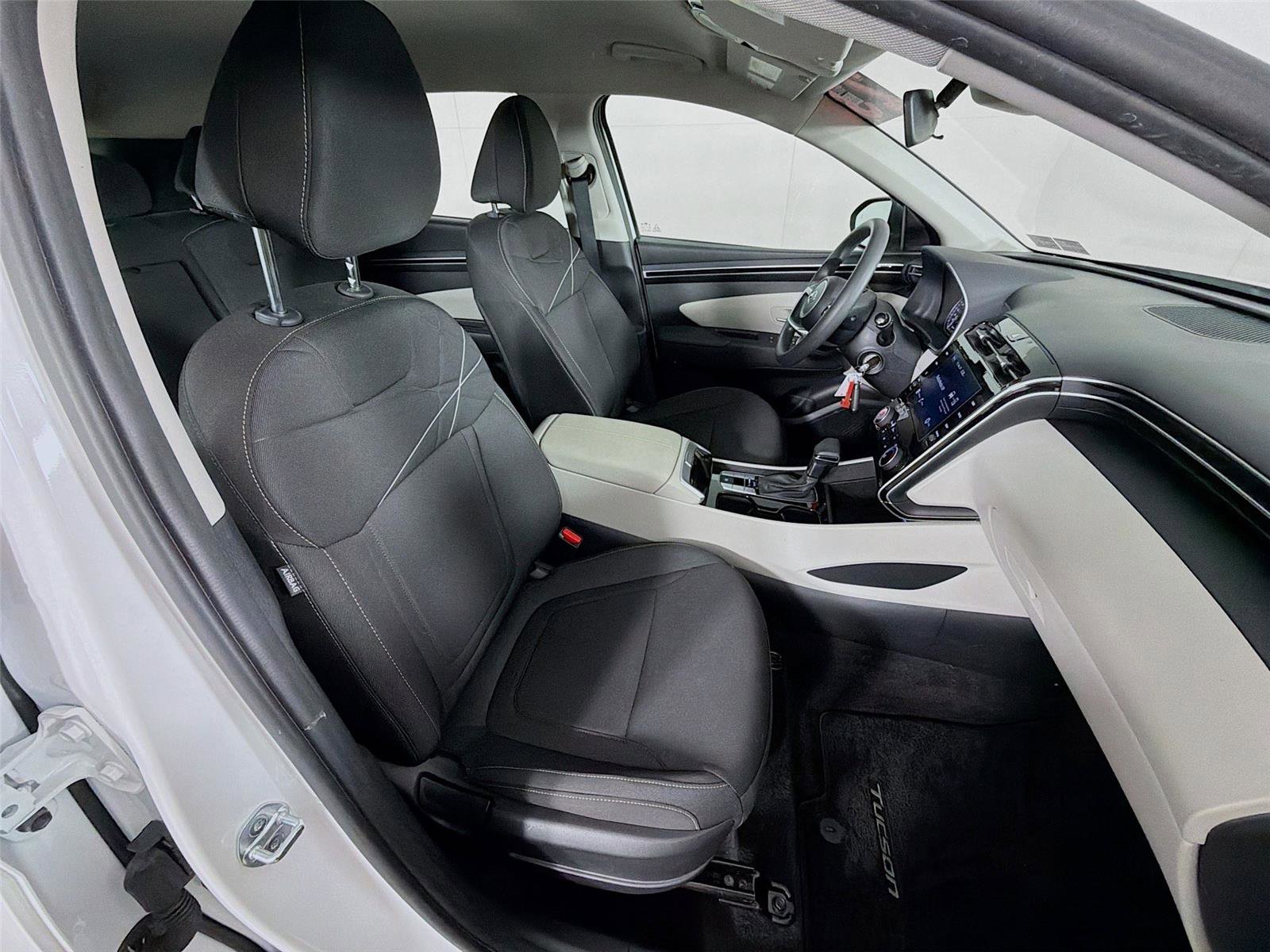 Used 2023 Hyundai Tucson SE AWD/4WD image 25