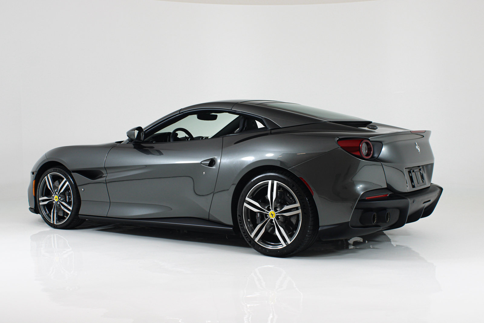Certified 2023 Ferrari Portofino M RWD image 9