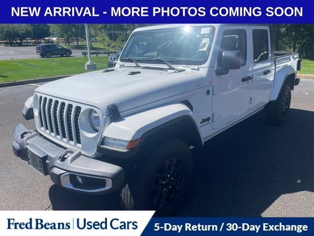 Used 2023 Jeep Gladiator Sport AWD/4WD image 3