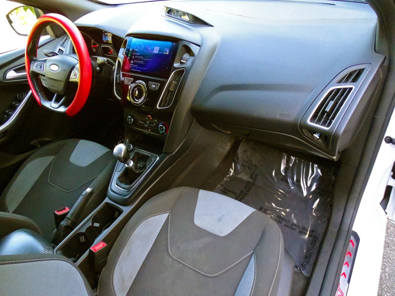 Used 2017 Ford Focus ST FWD image 30