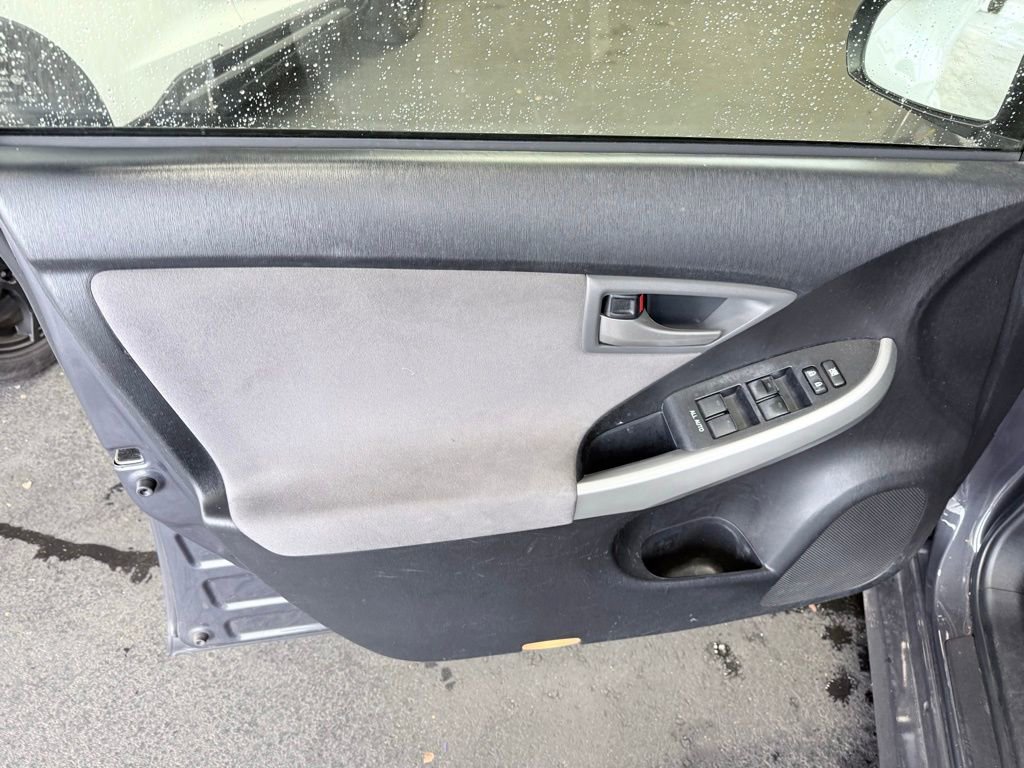 Used 2015 Toyota Prius Four image 7