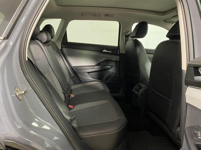 Used 2023 Volkswagen Taos SE w/ Panoramic Sunroof Package AWD/4WD image 9