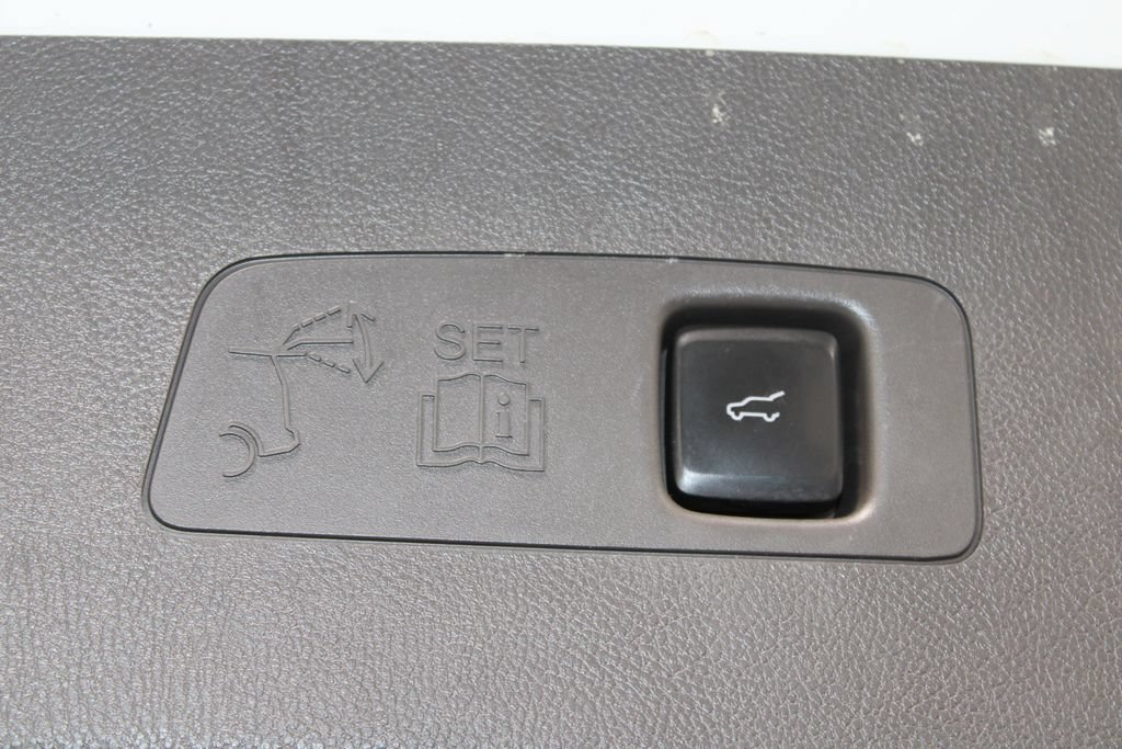 Used 2020 Lincoln Corsair Reserve w/ Equipment Group 202A AWD/4WD image 16