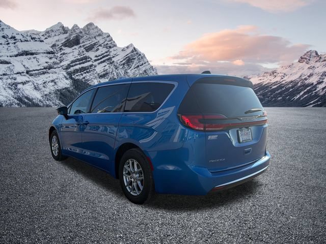 New 2027 Chrysler Pacifica Select FWD image 7