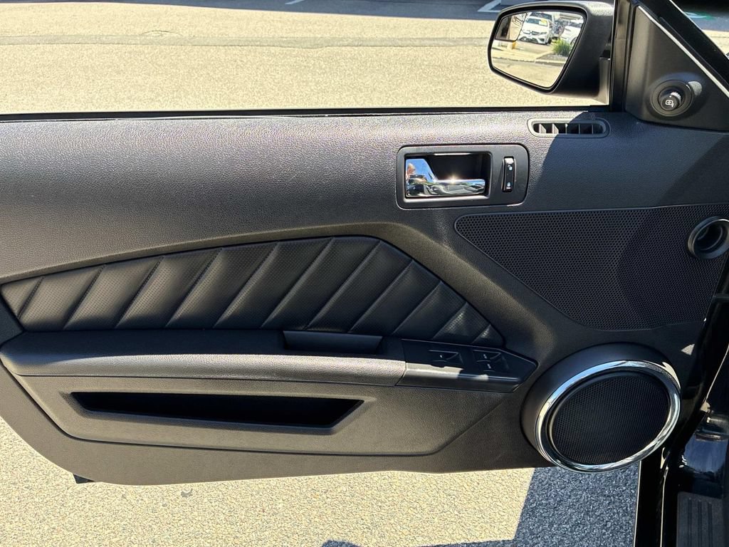 Used 2013 Ford Mustang Premium RWD image 18