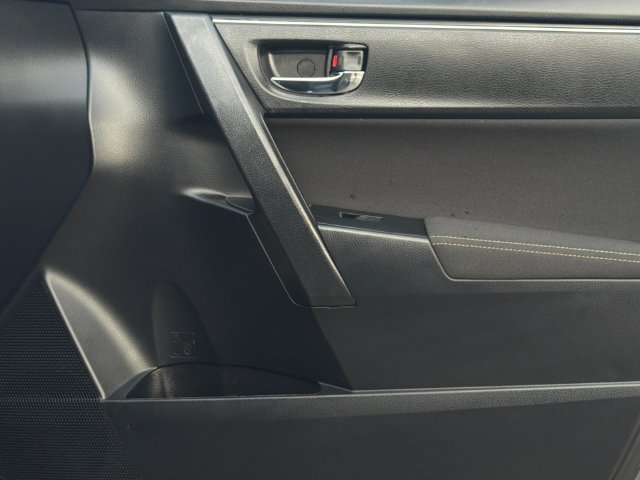 Used 2017 Toyota Corolla LE FWD image 17