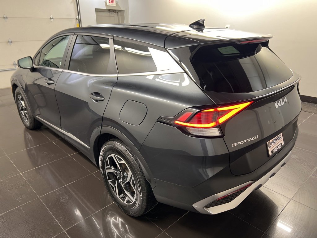 Used 2023 Kia Sportage LX image 4