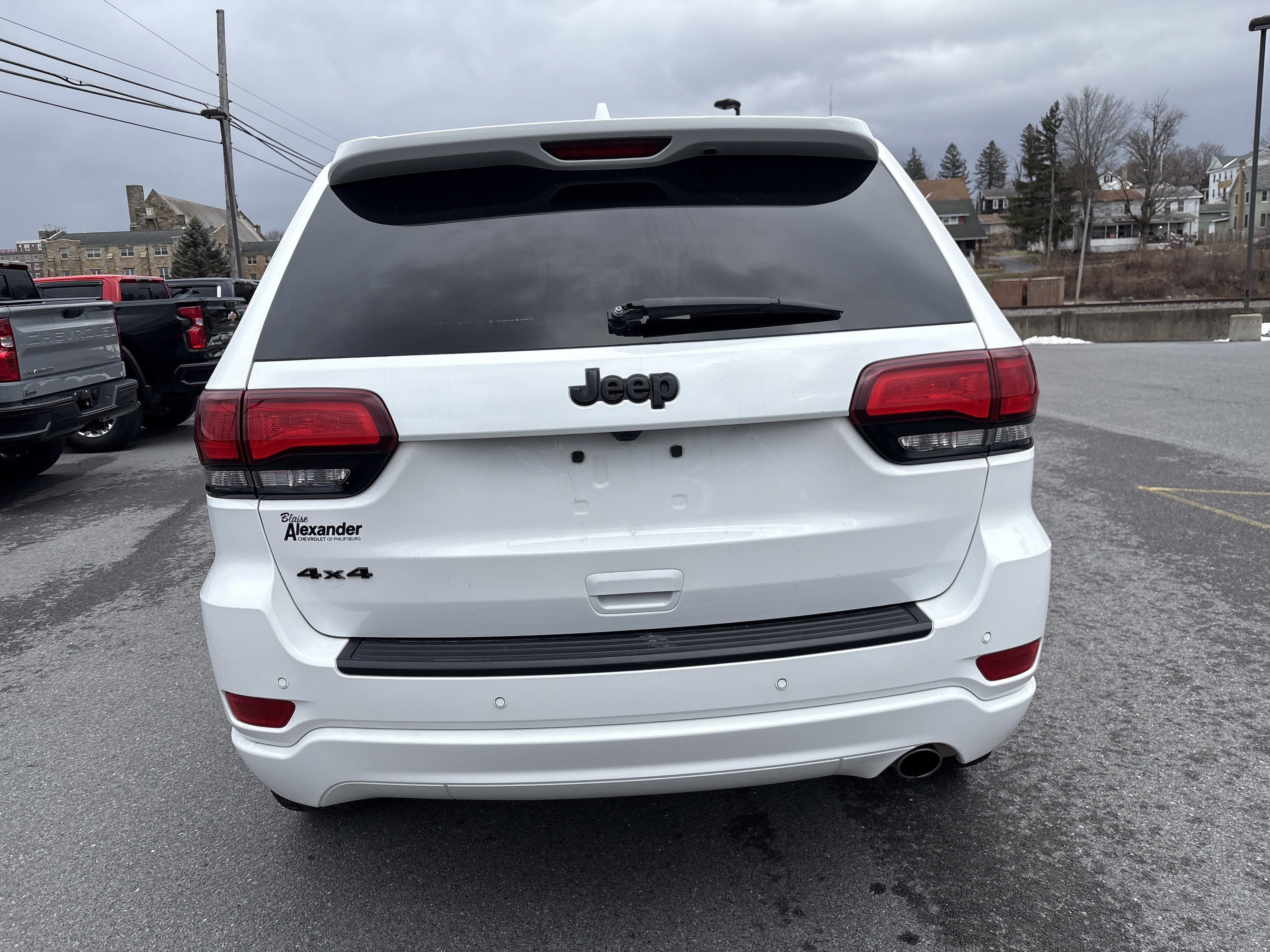 Used 2022 Jeep Grand Cherokee Laredo X image 4