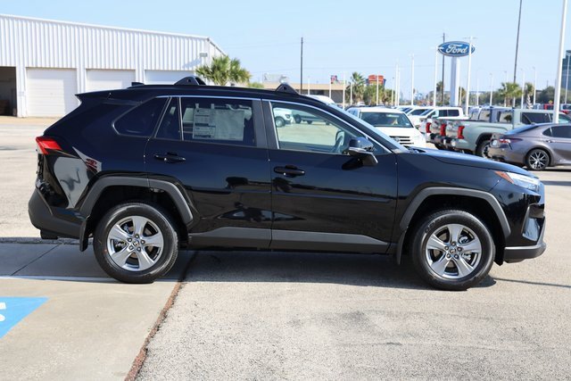 New 2025 Toyota RAV4 XLE image 4