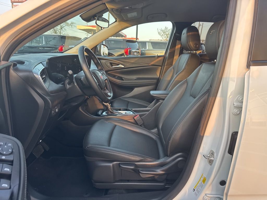 Used 2024 Buick Encore GX Sport Touring w/ Advanced Technology Package AWD/4WD image 18
