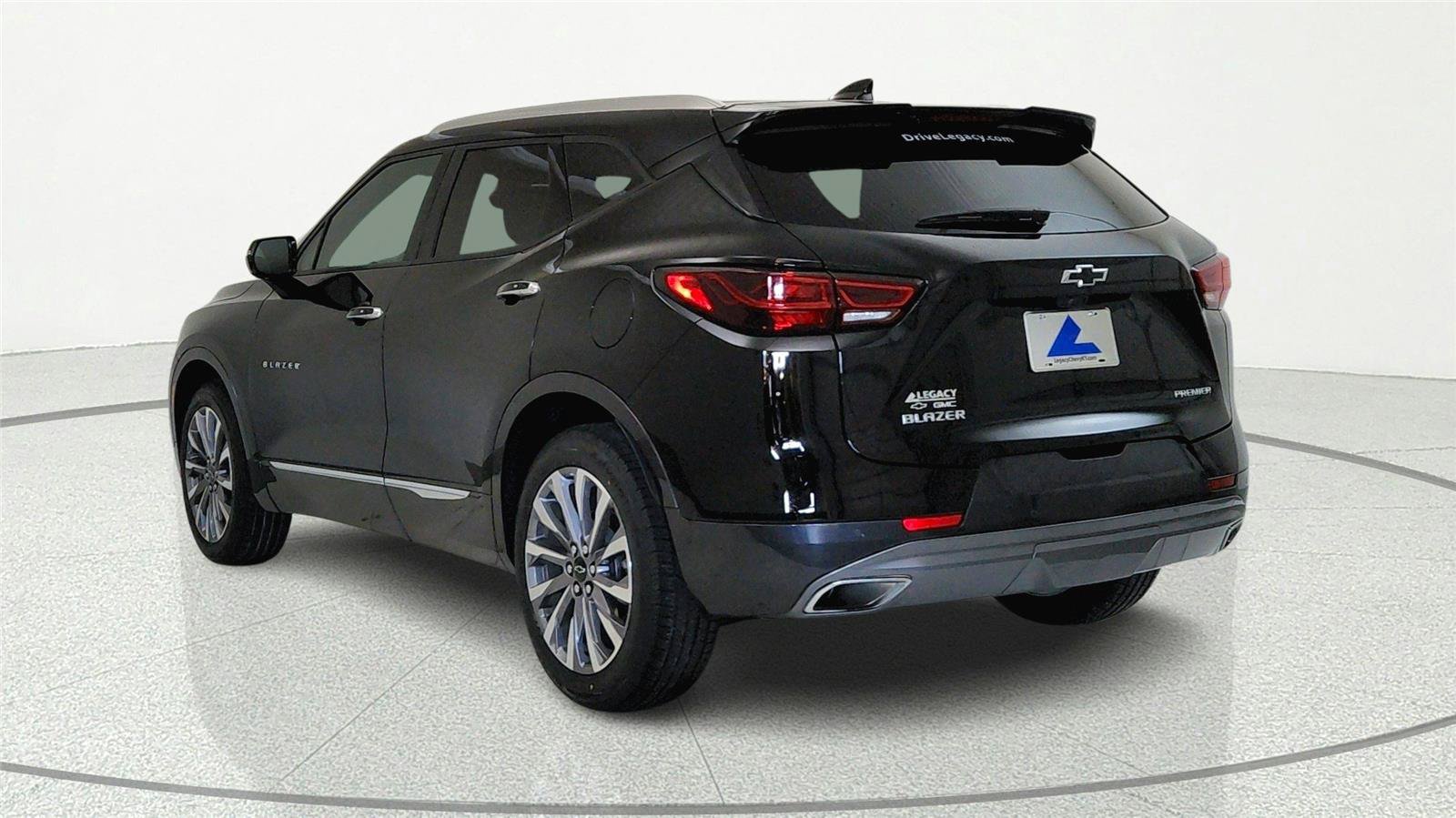 Used 2024 Chevrolet Blazer Premier w/ Driver Confidence II Package FWD image 3