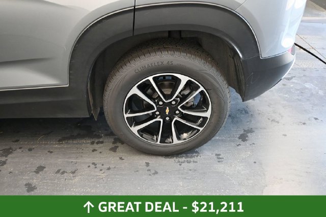 Used 2025 Chevrolet TrailBlazer LT AWD/4WD image 15