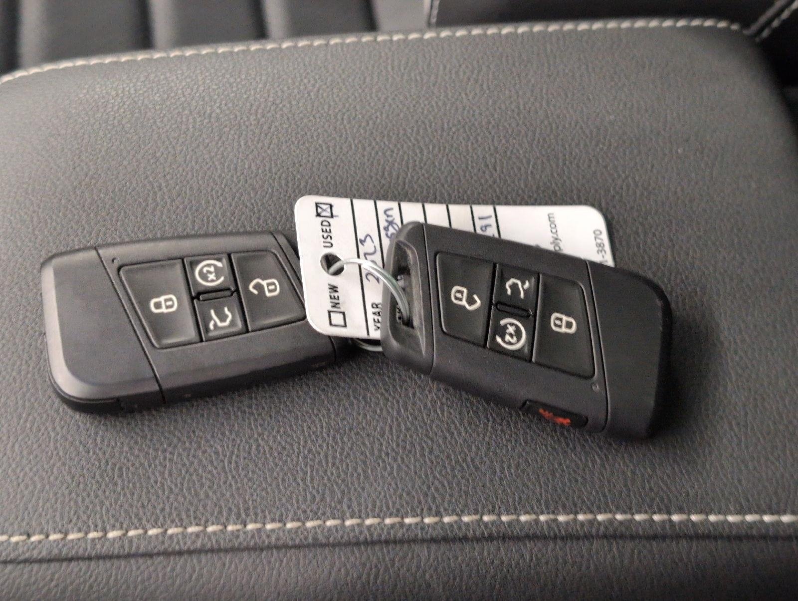 Used 2023 Volkswagen Taos SEL AWD/4WD image 27
