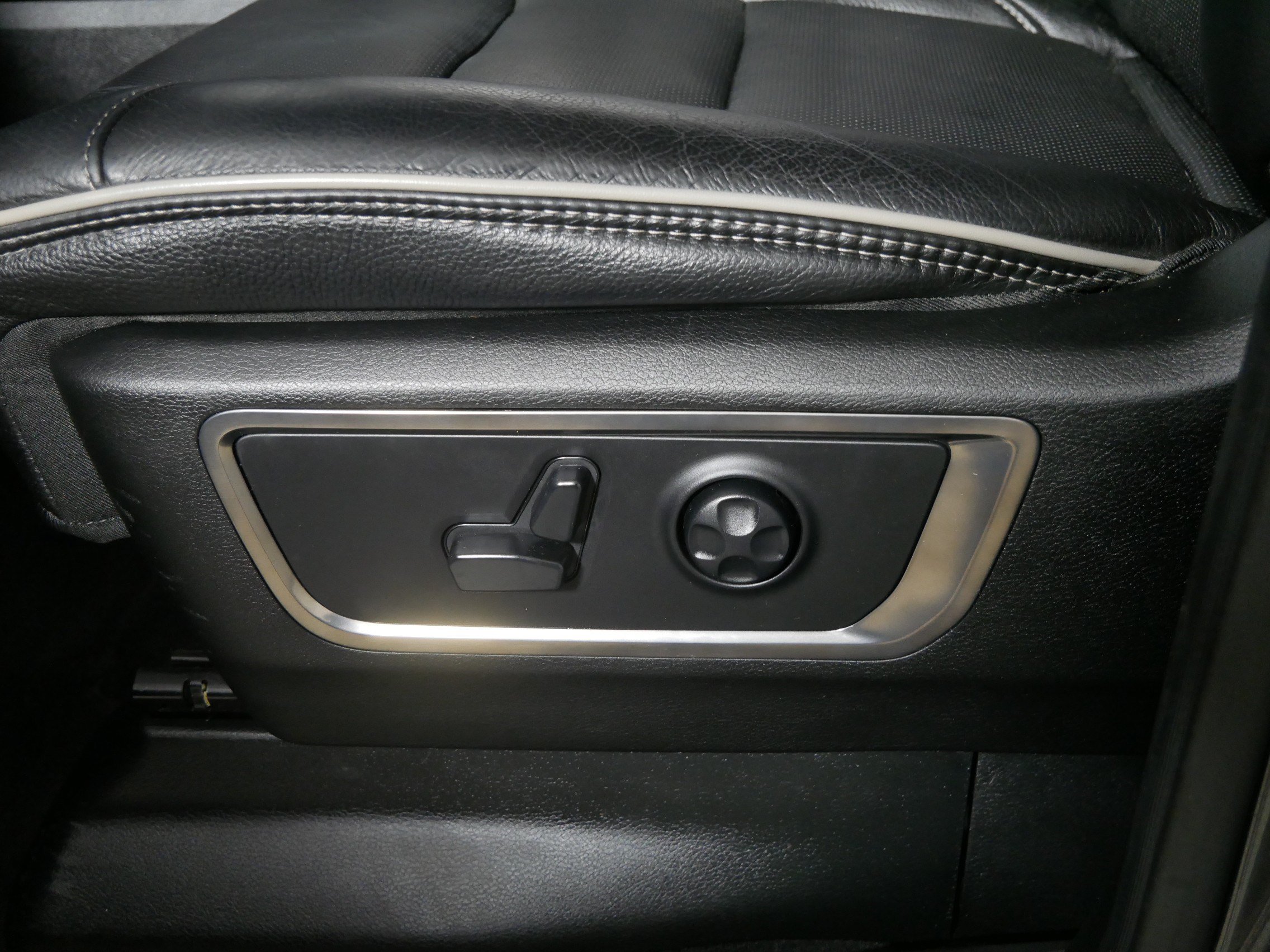 Used 2019 RAM 1500 Limited AWD/4WD image 20