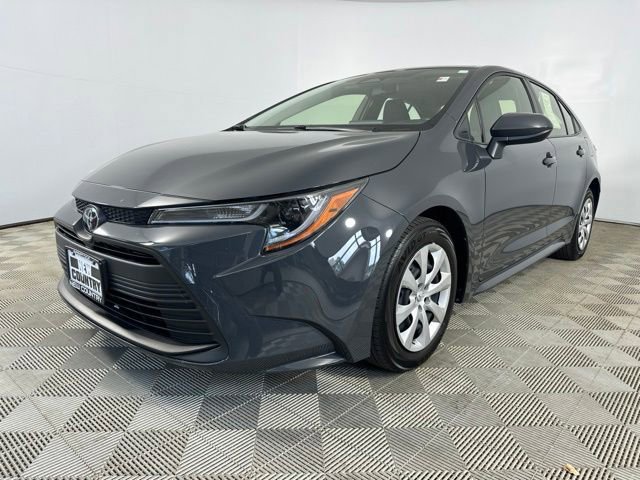 Used 2023 Toyota Corolla LE w/ Carpet Mat Package (TMS) FWD image 3