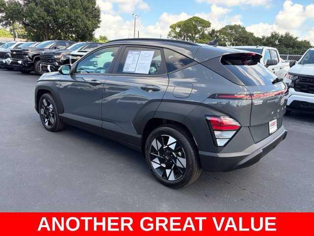 Used 2025 Hyundai Kona SEL FWD image 4