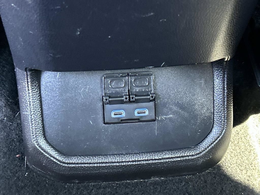 Used 2022 Toyota Highlander LE FWD image 19